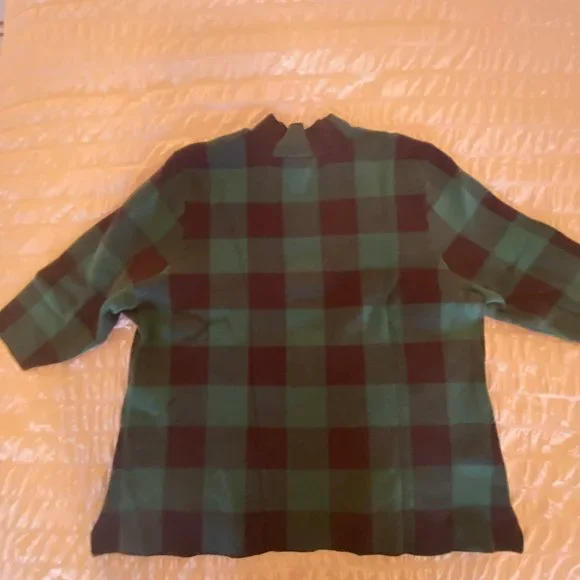 Plaid Sweater - Picture 2 of 9